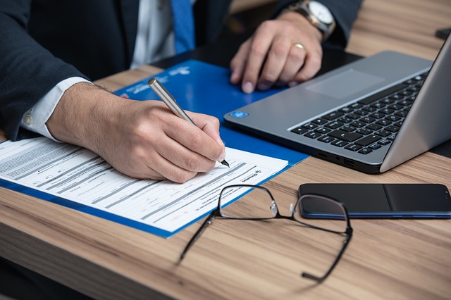 The Roles of Acquiring a Right Family Lawyer